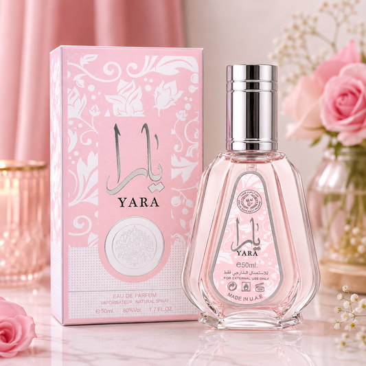 Perfume Yara Rosa Mujer 50 ml presentado en un elegante ambiente floral